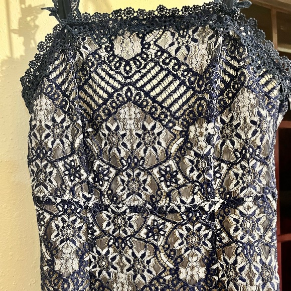FOXIEDOX DALEYZA OPEN BACK LACE NAVY BLUE MIDI DRESS EUC sz S - Picture 7 of 11